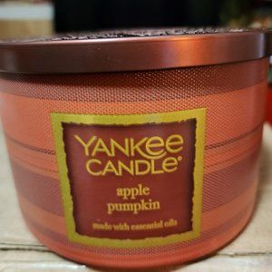 Brand New ! Yankee Candle Apple Pumpkin 3-Wick